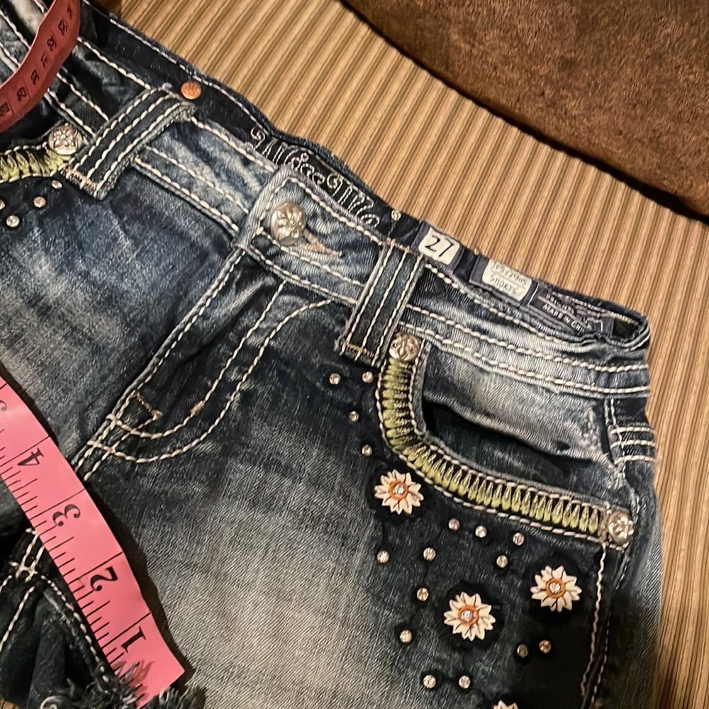 Miss Me Signature Shorts Size 27 🤠👢👩‍🎤❤️‍🩹 - Picture 7 of 8